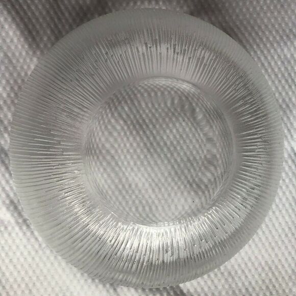 Vintage Clear Glass Bowl with Stripe Ridge Design 8.5" Diameter & 3" hight - Picture 5 of 7